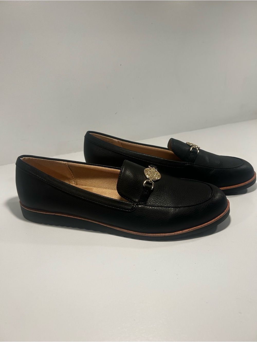 LifeStride Velocity 2.0 Black Loafers Women’s 8M Gold Medallion Comfort Shoes